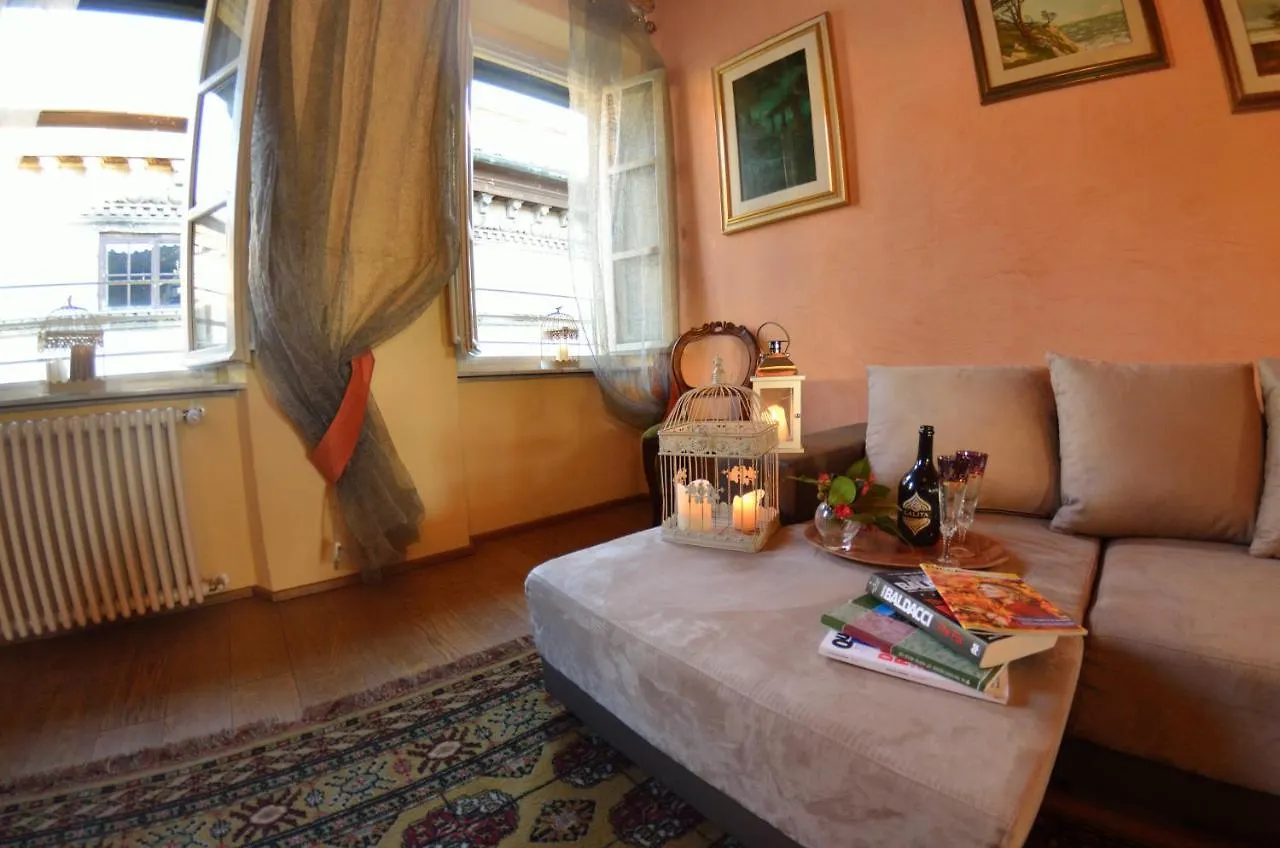 Finestra San Michele Apartman Lucca